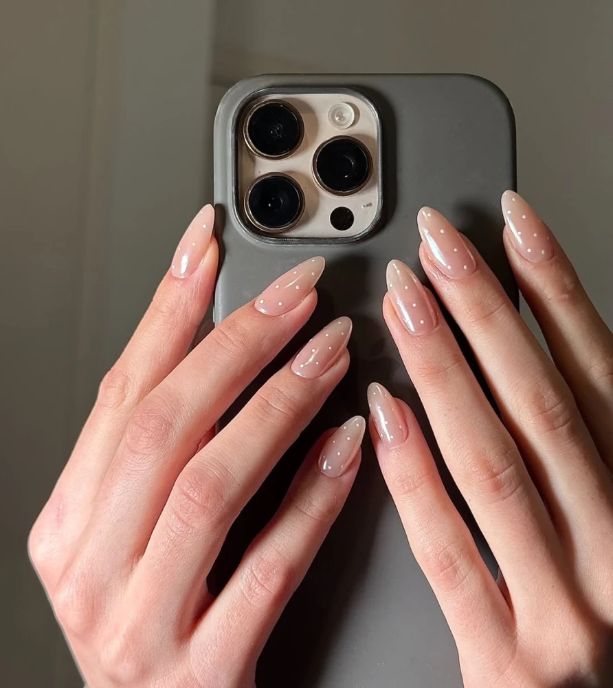 Хромовий манікюр 2026