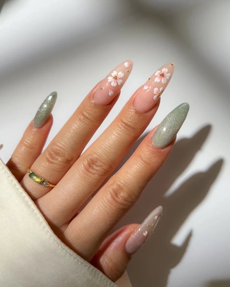 Квітковий манікюр 