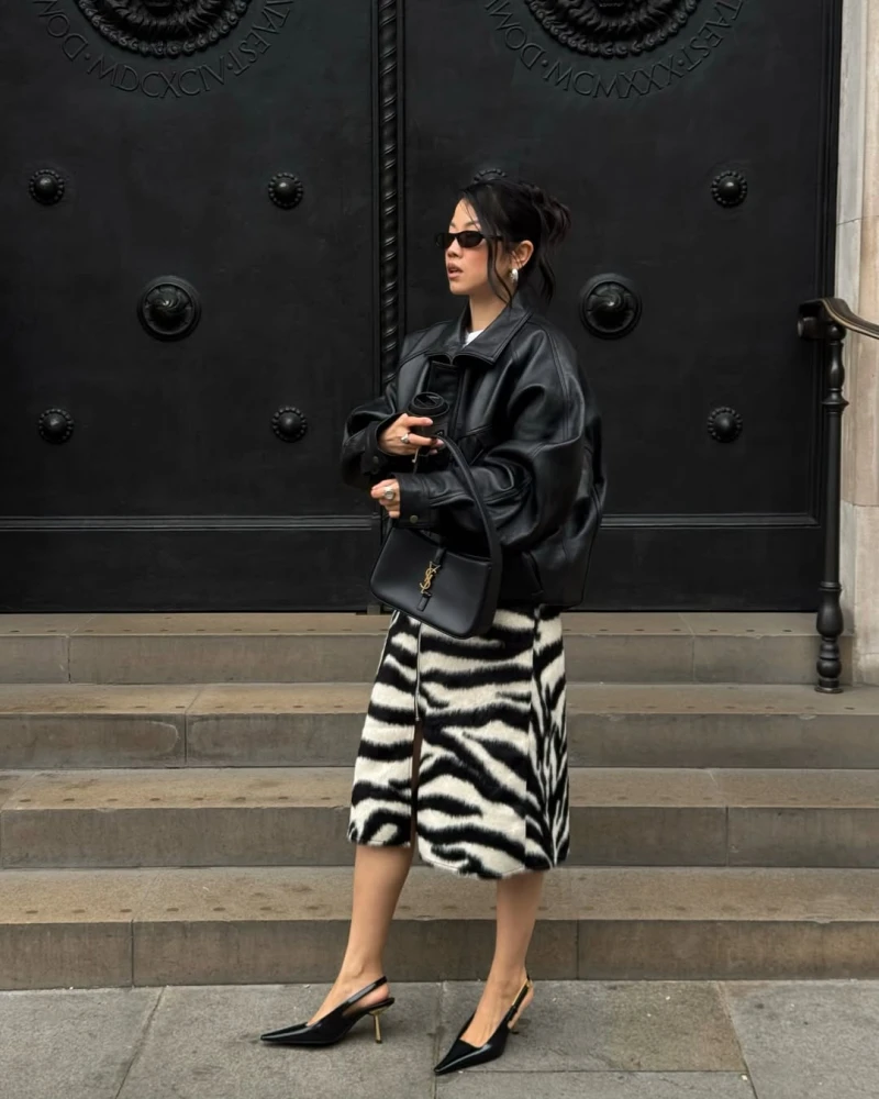 Пряма спідниця з зебровим принтом