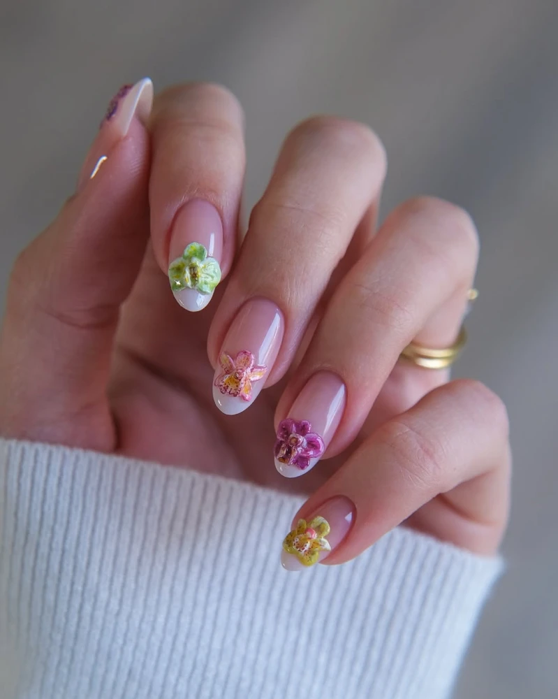 Квітковий манікюр 