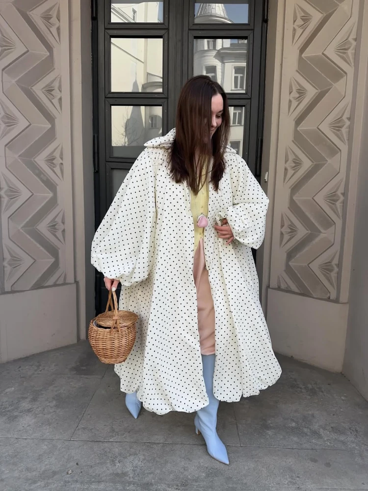 Модний весняний верхній одяг