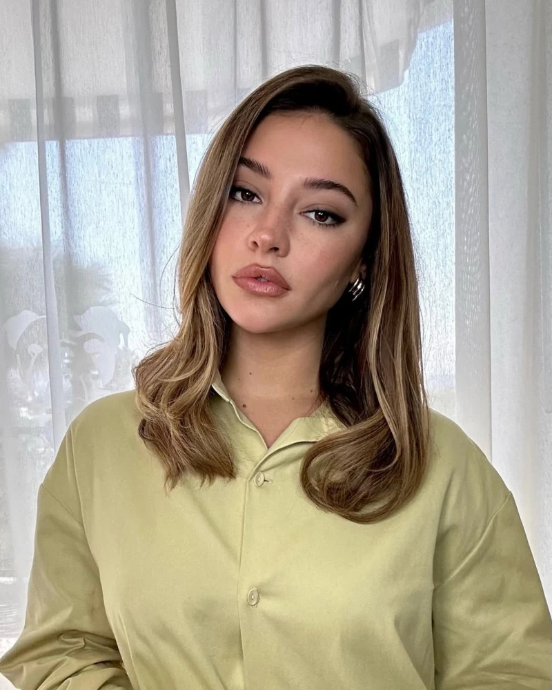 Стрижка на середнє волосся