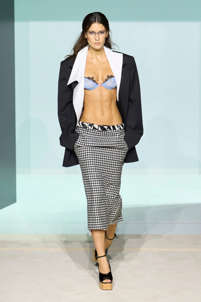 Бра як самостійний елемент образів