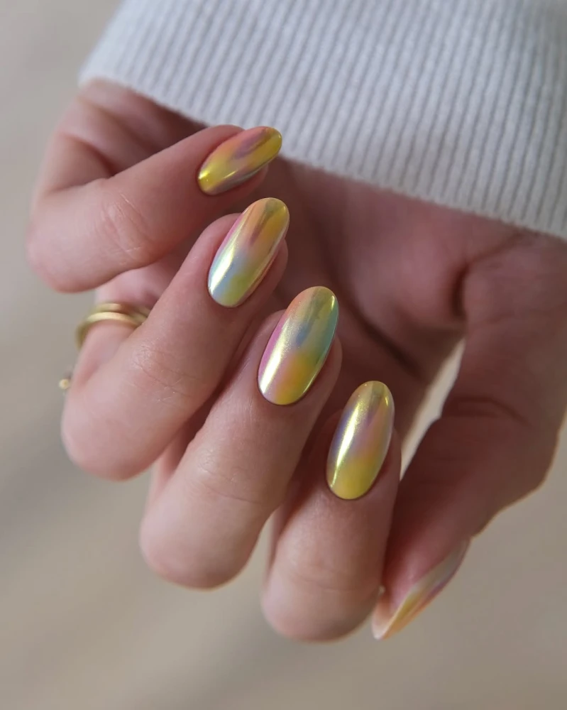 Акварельний манікюр 