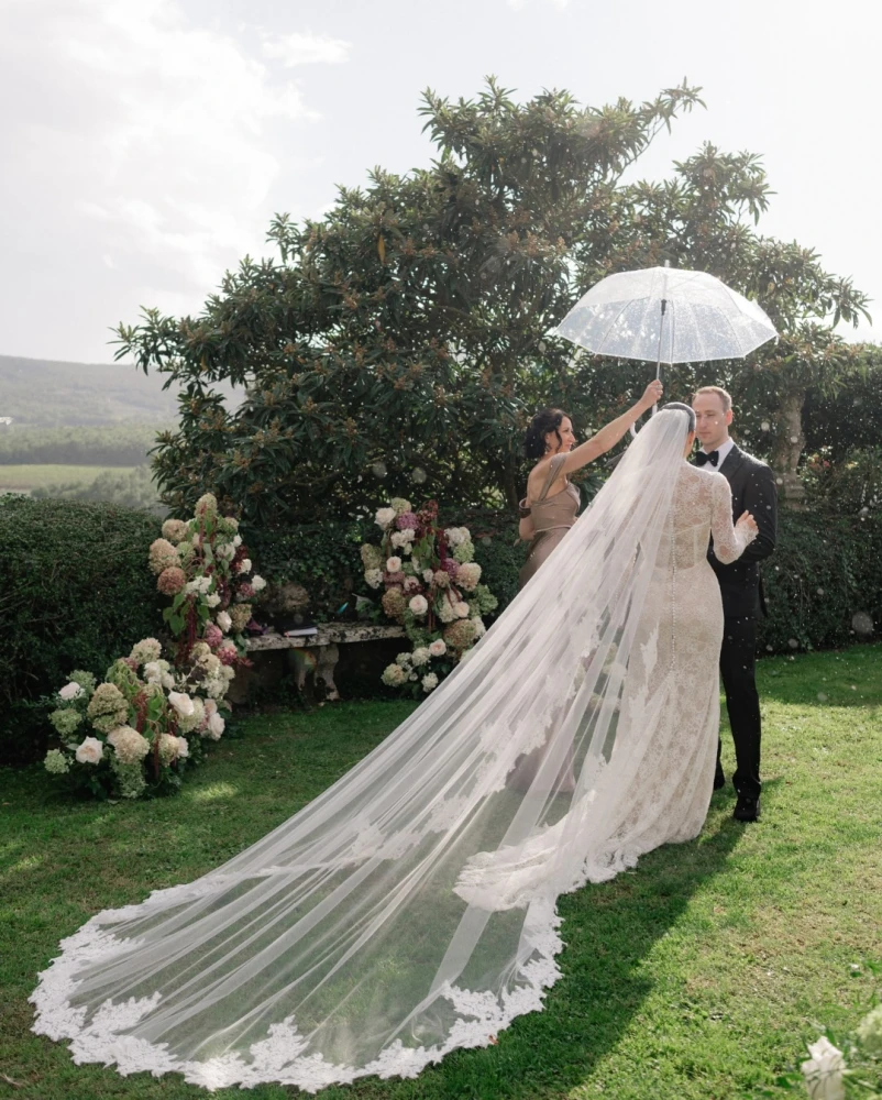 Красива весільна фата