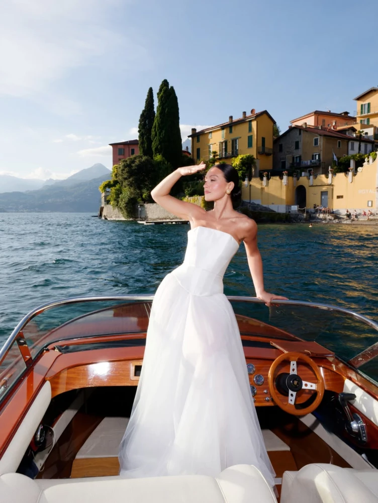 Наряд для весілля на березі Комо