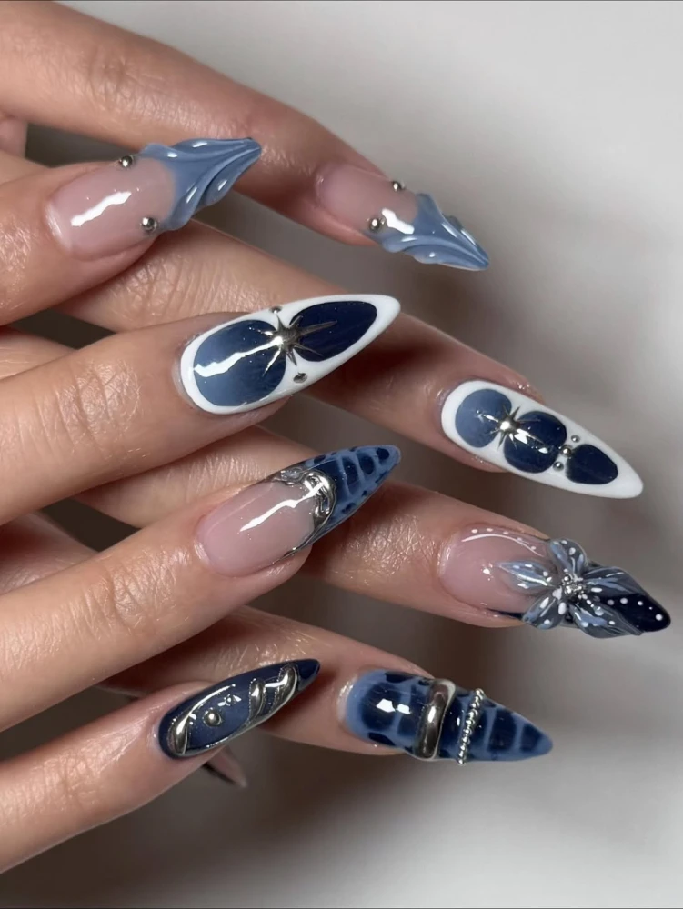 Джинсовий манікюр 