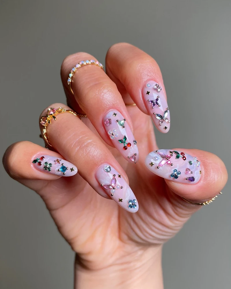 Gem nails 