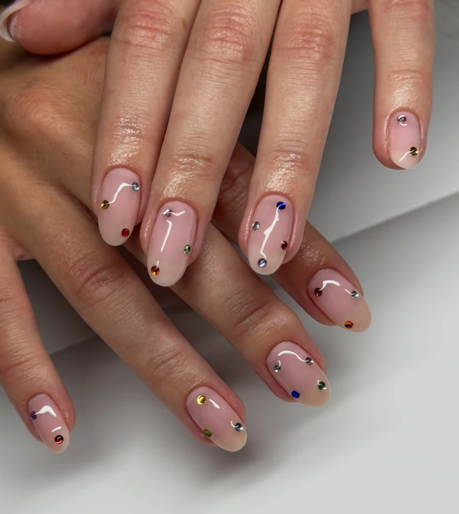 Манікюр зі стразами