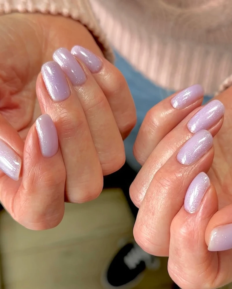 Лавандовий манікюр 