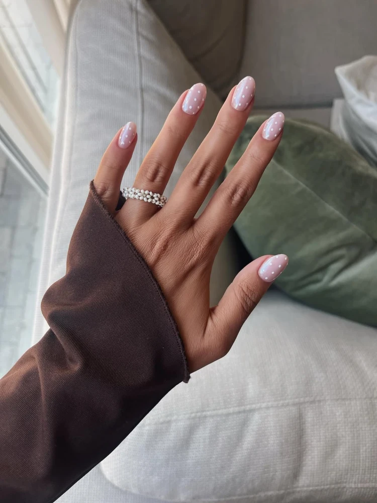 Манікюр з гороховим принтом 