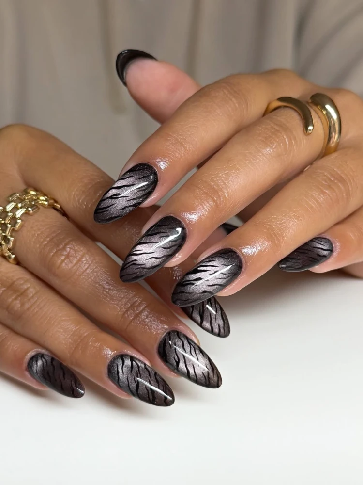 Манікюр cat eye 