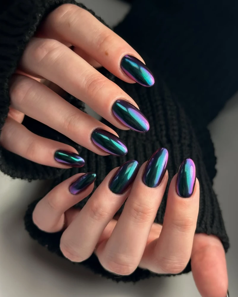 Хромовий манікюр 