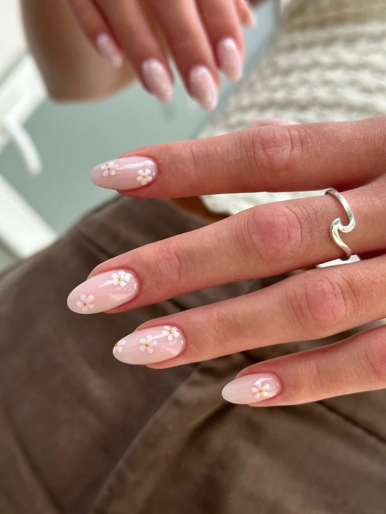 Квітковий манікюр 