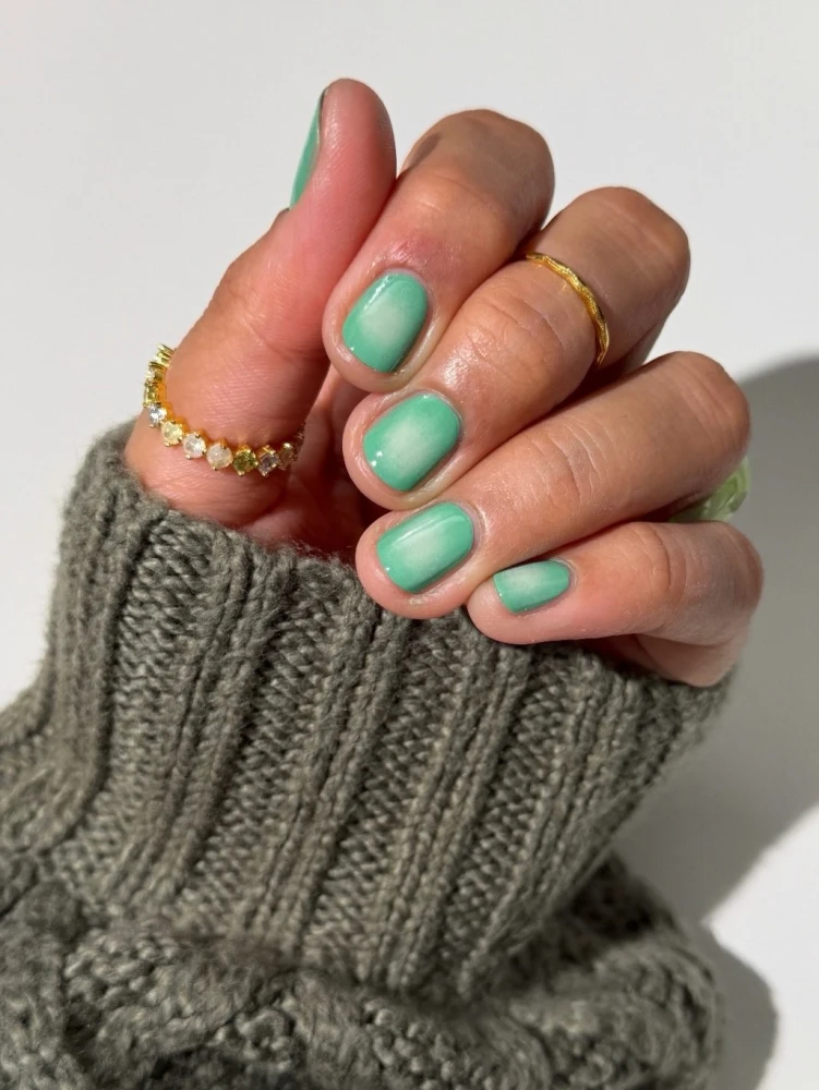 aura nails