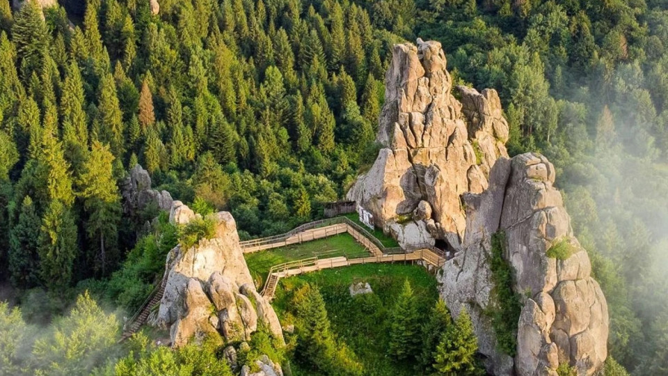 7 мальовничих локацій України для літньої мініподорожі
