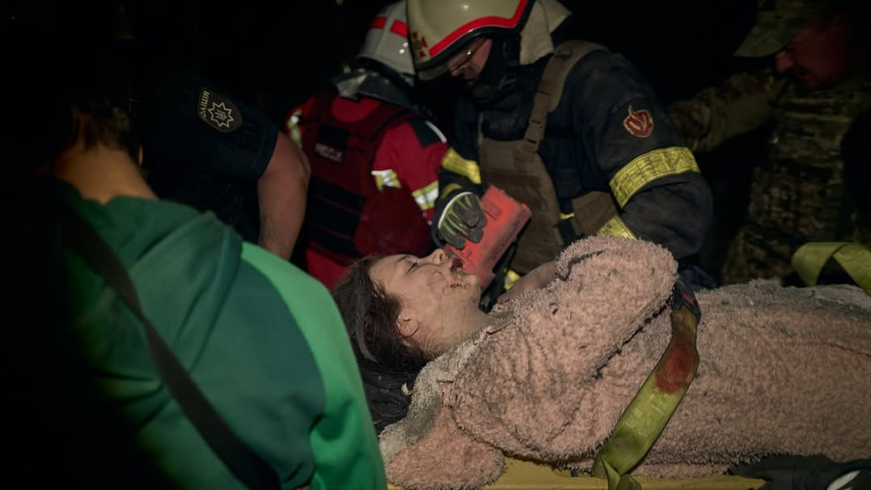  Як діяти, якщо ти опинилася під завалами будівлі: рекомендації МВС
