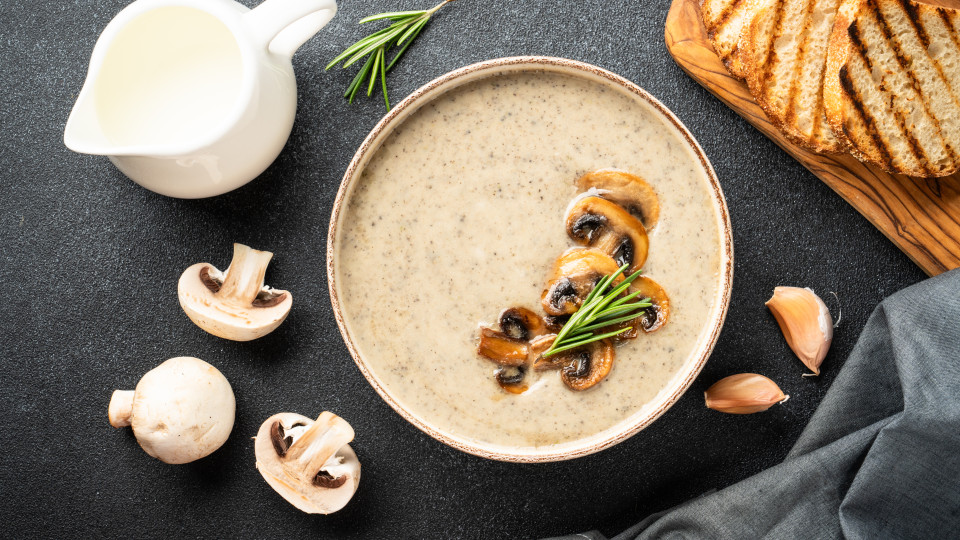 Гарбузовий і не тільки: 3 рецепти крем-супів, які варто приготувати цієї осені