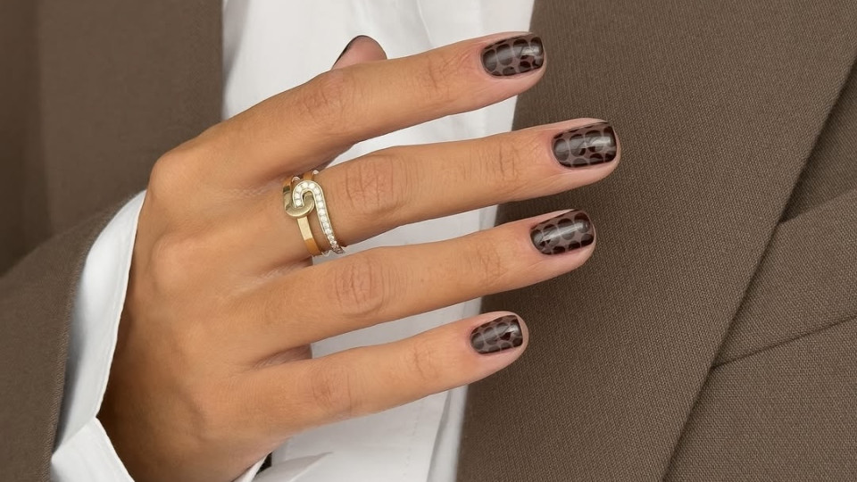 Трендові варіанти манікюру з осінніми принтами, які варто приміряти в цьому сезоні 