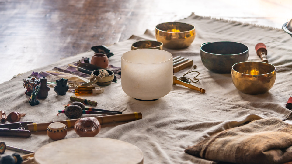 Усе, що ти хотіла знати про саундхілінг — трендову заспокійливу практику для тіла і розуму