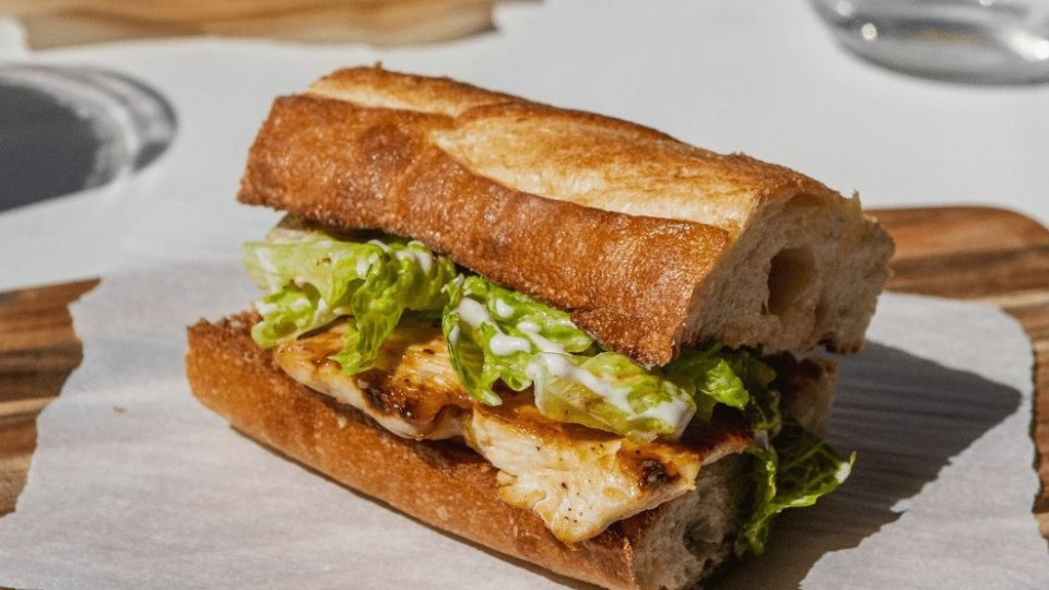 Рецепт сендвіча «Цезар», який ти захочеш готувати щодня