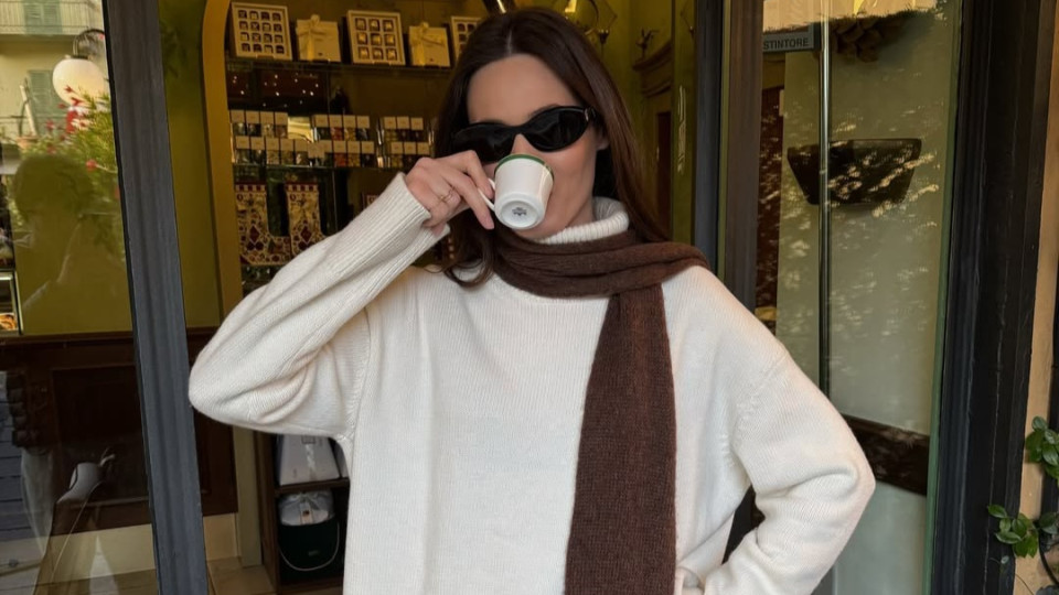 Саме такі шарфи обожнюють fashion-інфлюенсерки цього сезону