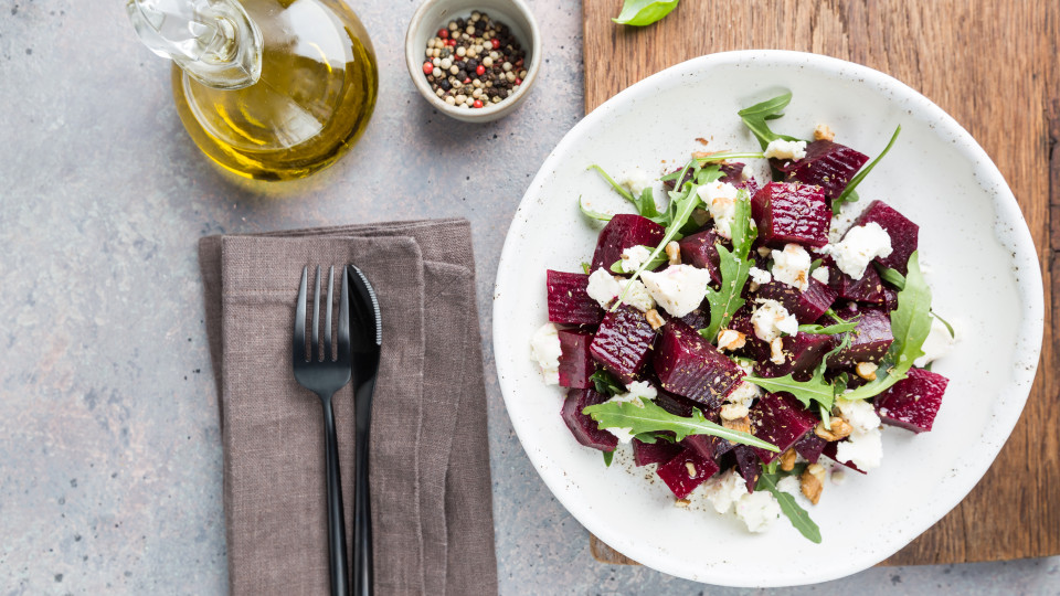 3 рецепти небанальних салатів з буряком, які стануть твоїми улюбленими