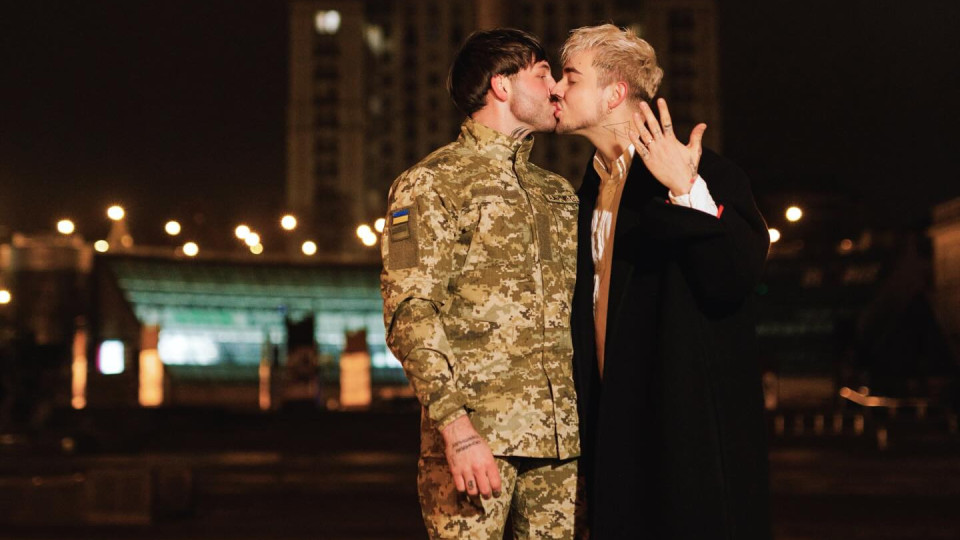 «Любов не питає дозволу»: MÉLOVIN оголосив про заручини зі своїм бойфрендом