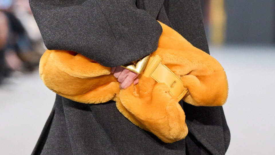 Ці модні сумки — саме те, що необхідне твоєму гардеробу на зиму-2025/26