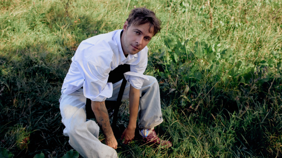 «Мій ідеальний день»: Макс Барських показав, що відбувалося за кадром зйомок нового мініальбому «Місто дощів»