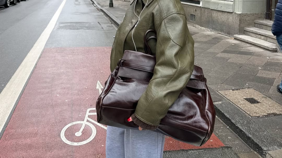 Ці сумки ідеально поєднуються із зимовим верхнім одягом