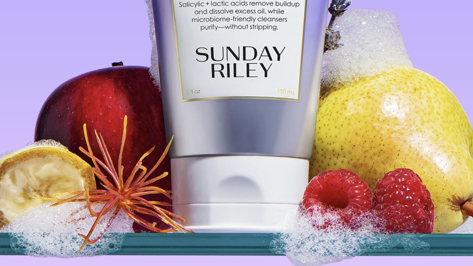 Найкращі засоби для вмивання із саліциловою кислотою, які лікують висипи й запобігають їх появі