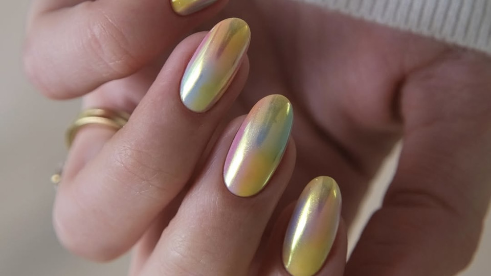 Ніжний тренд манікюру, який додасть кольору у твій образ