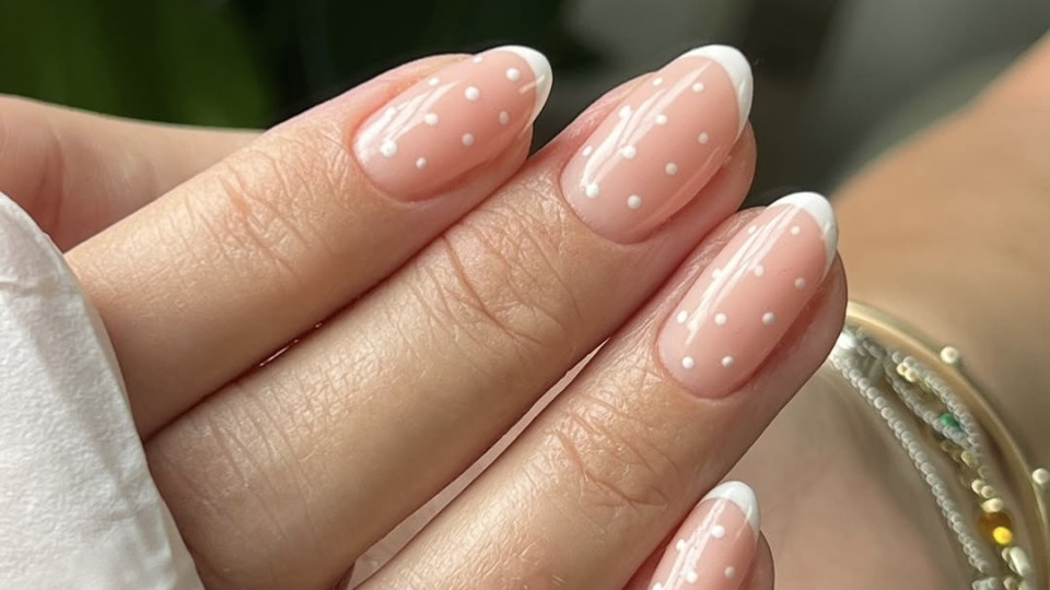 Актуальні варіанти манікюру із зимовим настроєм, які варто приміряти в цьому сезоні