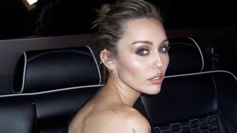 Hair inspiration: роздивляємося трендову текстурну стрижку із чубчиком Майлі Сайрус