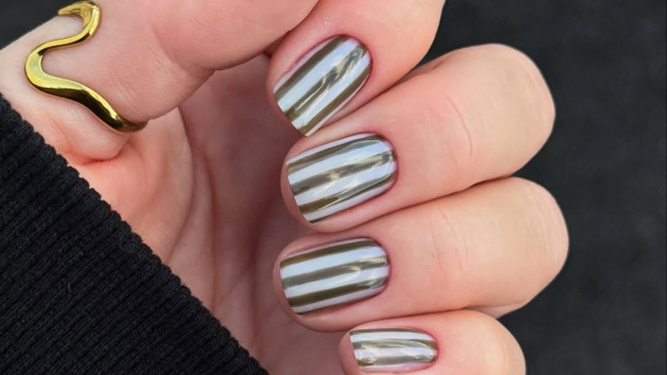 Не тільки однотонне покриття: оригінальні варіанти зимового манікюру для коротких нігтів