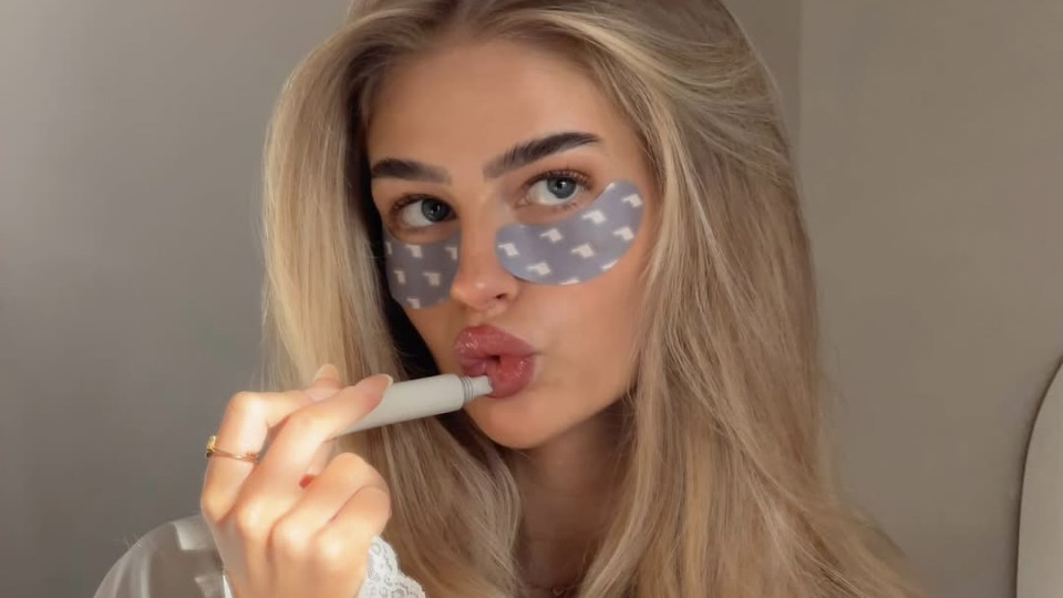 Як відновити й захистити шкіру губ у морози 