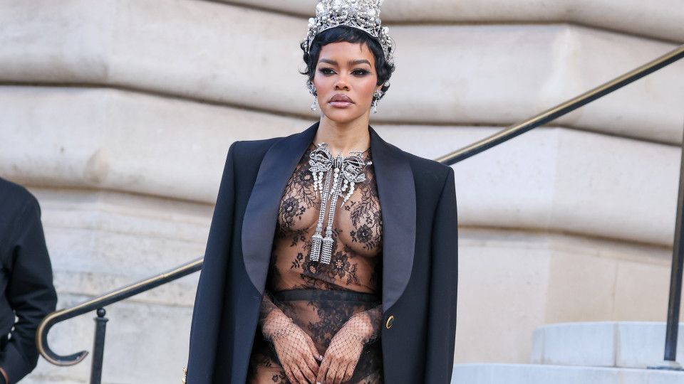 Теяна Тейлор, Демі Мур та інші: найстильніші образи гостей шоу Schiaparelli на Тижні високої моди в Парижі 