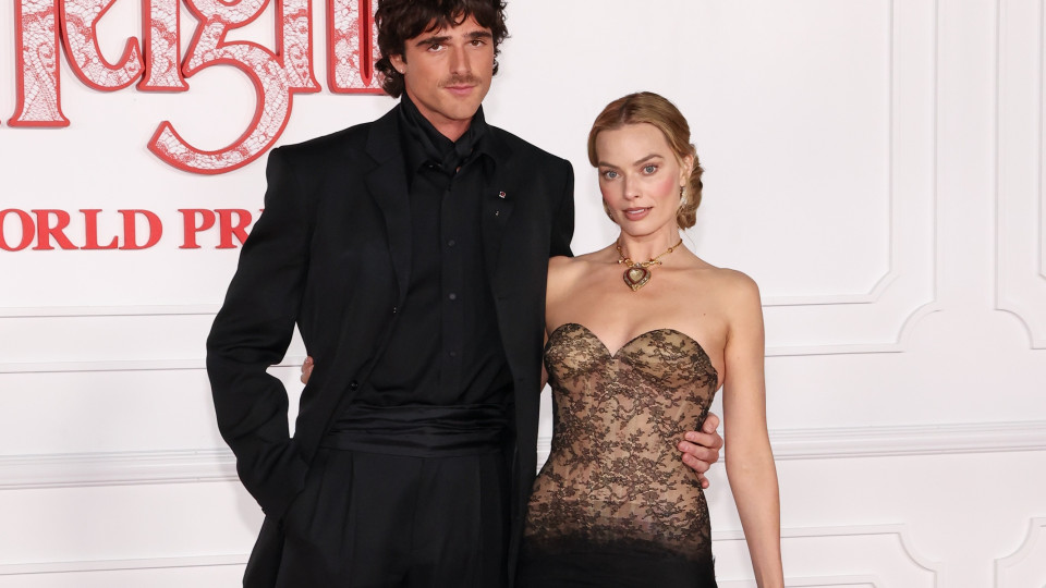 Кутюрна сукня Schiaparelli та прикраса Елізабет Тейлор: розкішний образ Марго Роббі на прем’єрі фільму «Буремний перевал»