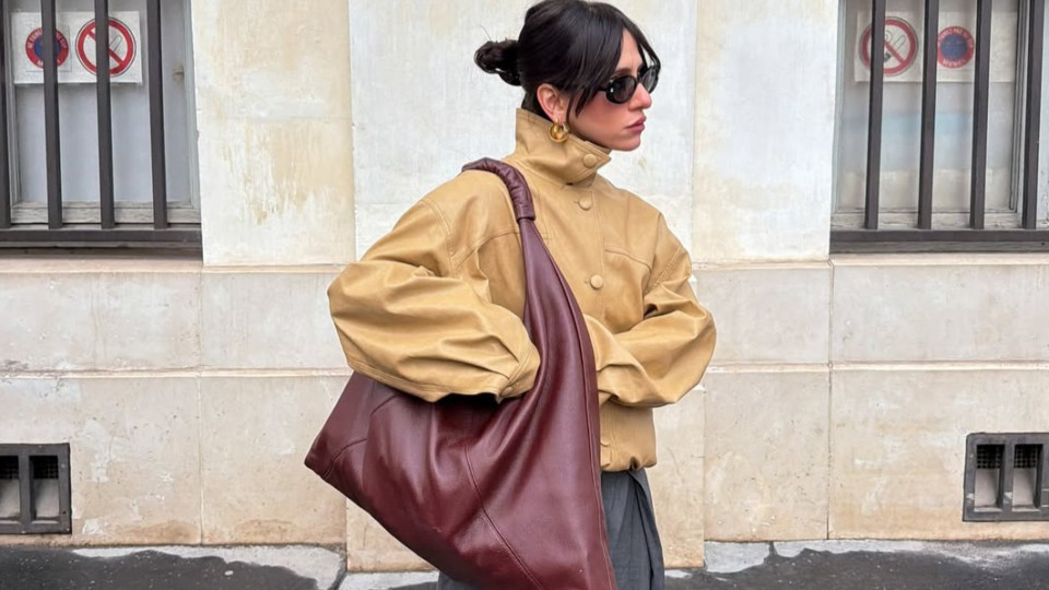 Ці трендові місткі сумки — універсальна інвестиція у твій весняний гардероб 