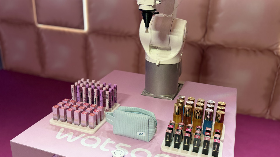 Від K-beauty до роботів: інновації від Watsons на Ukrainian Fashion Week