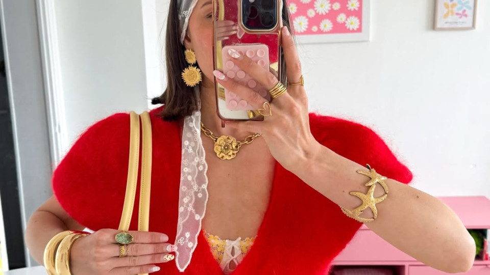 Додай кольору: як інтегрувати найтрендовіші відтінки сезону у весняні образи