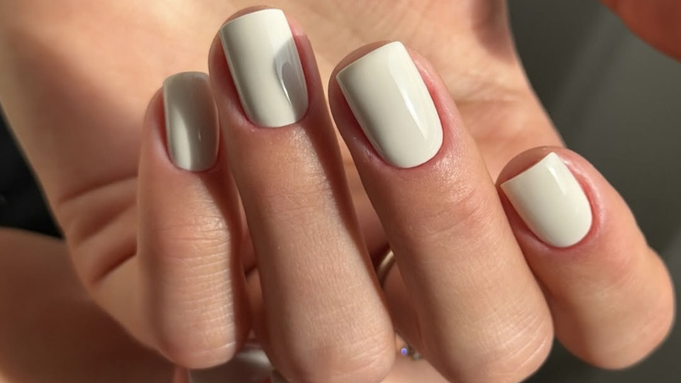 Чому виникає відчуття печіння під час манікюру — і як цьому зарадити 