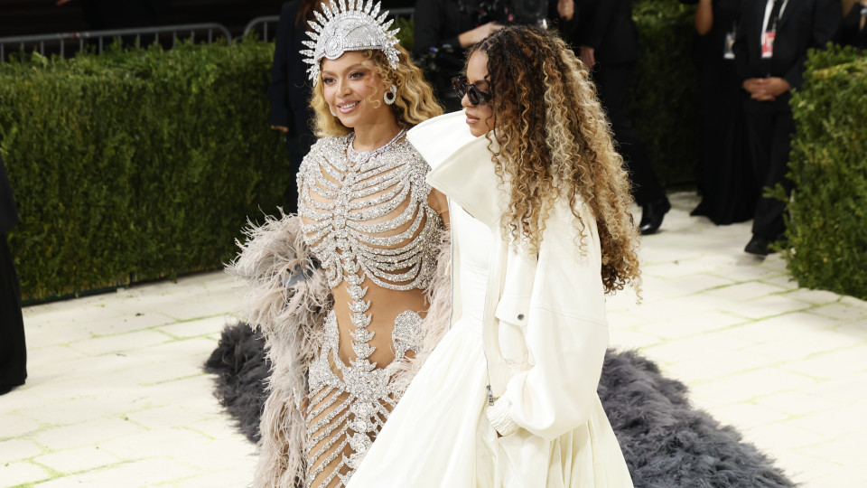 14-річна донька Бейонсе і Jay-Z Блу Айві дебютувала на Met Gala разом із батьками