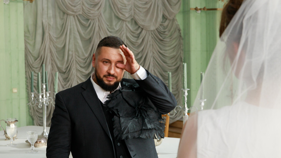 Найгучніше весілля сезону: MONATIK, DANTES, KOLA, BRYKULETS та Michelle Andrade випустили новий відеокліп