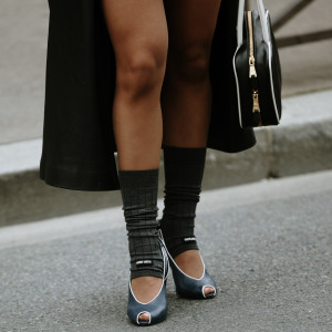 Peep-toe — новий взуттєвий тренд літа-2025, від якого в захваті всі модниці