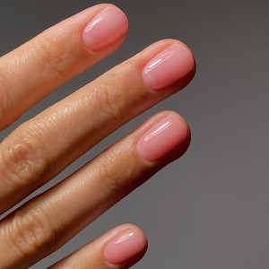 Rose water nails — тендітний нюд, який варто приміряти цьогоріч