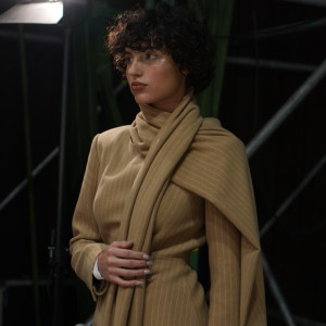Ніжність і сяйво: як команда MVK створювала нейлдизайн на показ The Coat 