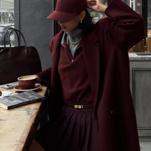 Як fashion-блогерки носять бордовий цієї осені 