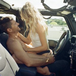 10 найгарячіших поз для сексу в машині